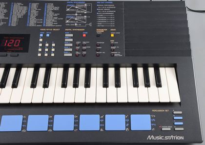 Yamaha-PSS-680 MIDI keyboard workstation